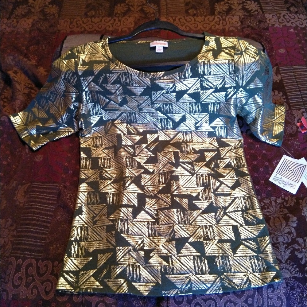 Lularoe top